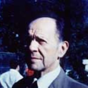 José Asunción Flores 的头像