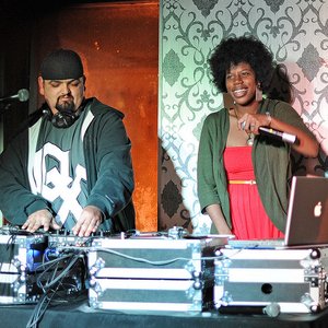 The BlackHouse 的头像