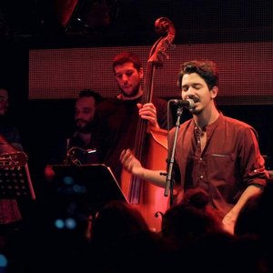 Six Dogs (Live)
