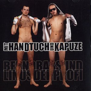 Mit Handtuch und Kapuze