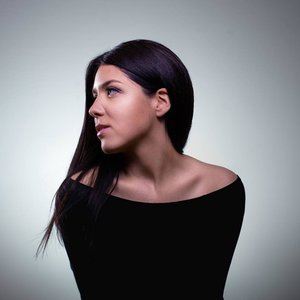 Ina Shai 的头像