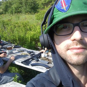 Jets and Snakes 的头像