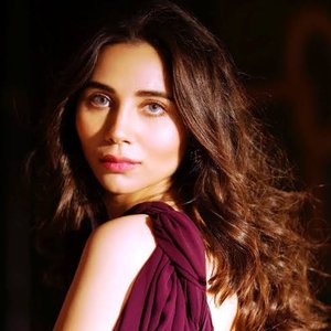 Zara Khan 的头像