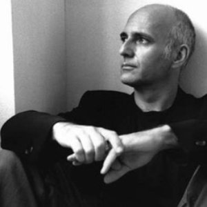 Avatar de Table Vs. Ludovico Einaudi