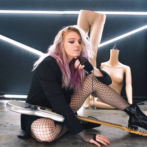 Hailey - Single