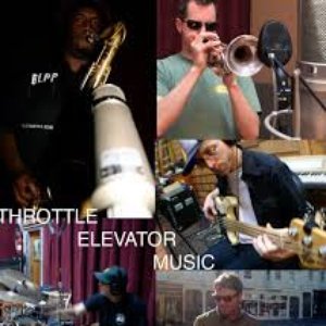 “Throttle Elevator Music feat. Kamasi Washington”的封面