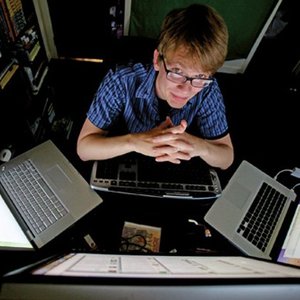 Hank Green And The Perfect Strangers 的头像