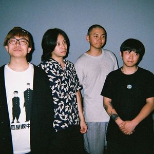 She Never Sings Our Songs 的头像