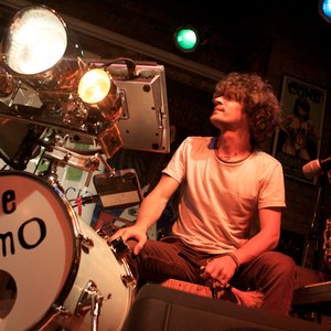 Adam Falkner 的头像