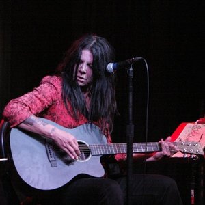 The Heads & Johnette Napolitano 的头像