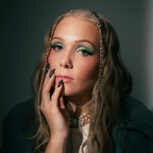 VIIVI (Vain elämää kausi 16)