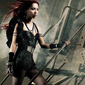 Revolver - Single