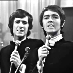 Juan y Junior photo provided by Last.fm