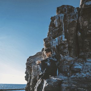 BLOOM - Single
