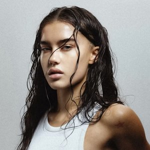 Claudia Valentina 的头像