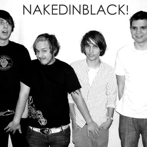 “Naked in Black”的封面