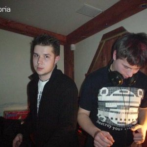 E-Phoria & Mc Fly 的头像