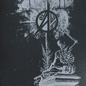 “Worship Black Twilight”的封面