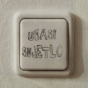 UGASI SVJETLO