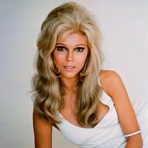 Nancy Sinatra 的头像
