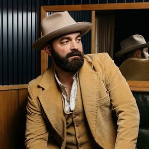 Drew Holcomb 的头像