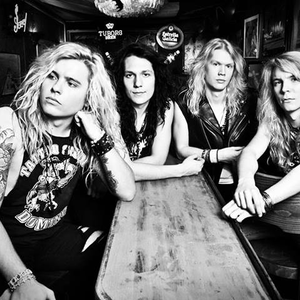 Santa Cruz photo provided by Last.fm