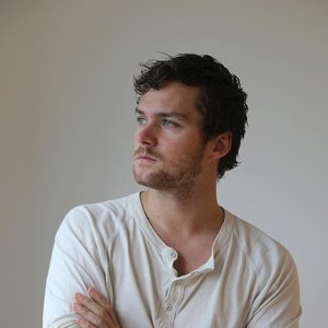 “Finn Jones”的封面