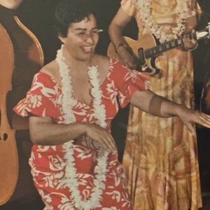 Immagine per 'Genoa Keawe and her hula maids'