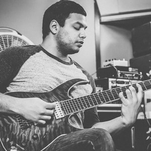 Misha Mansoor 的头像