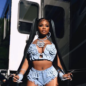 City Girls & Jt 的头像