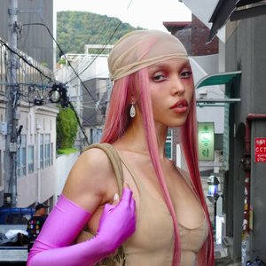 FKA twigs のアバター
