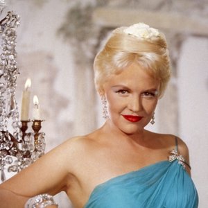 Peggy Lee 的头像