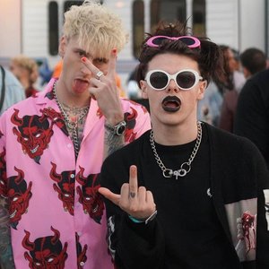 Machine Gun Kelly & YUNGBLUD 的头像