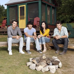 Cast Of 'Camp Rock 2' 的头像