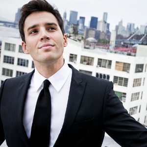 Ryan Silverman 的头像