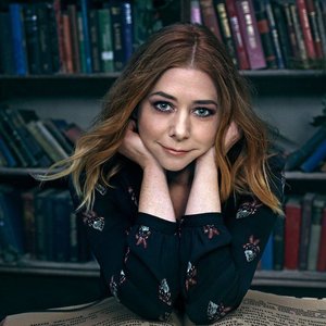 'Alyson Hannigan'の画像