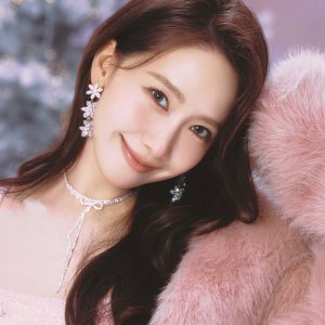 YOONA 的头像