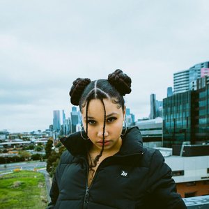 Lamira 的头像
