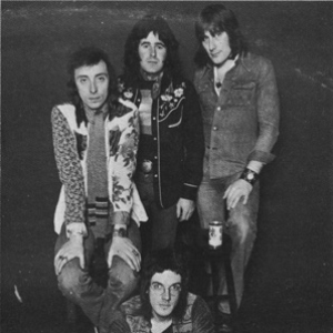 Broken Glass photo provided by Last.fm