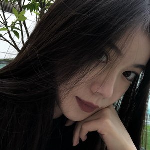 Ecrolyn 的头像