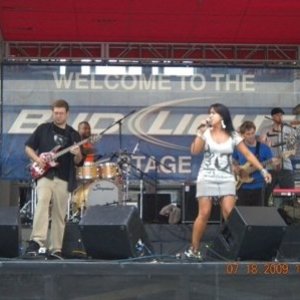 Nicole Garza & the OH GEEZ 的头像