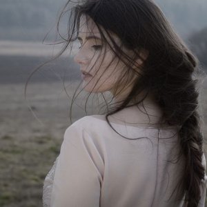 “Miss God”的封面