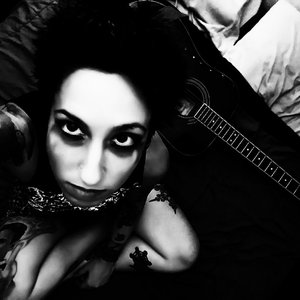 Nikki Nailbomb 的头像