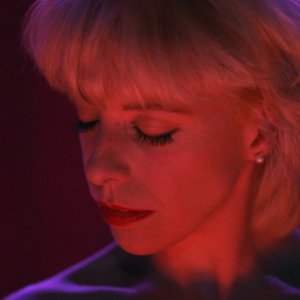Julee Cruise 的头像