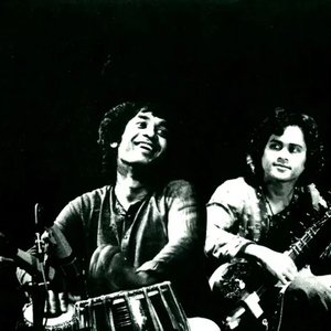 “Krishna Bhatt & Zakir Hussain”的封面