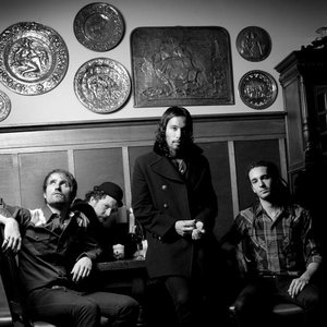 Matt Joe Gow and The Dead Leaves 的头像