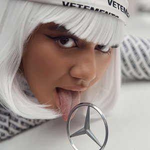 Белый мерседес