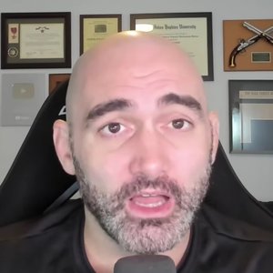Combat Veteran Reacts 的头像