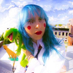 LIKE A DOLL için avatar