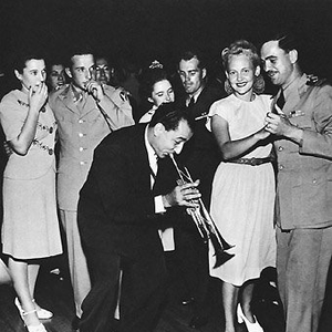 Louis Prima photo provided by Last.fm